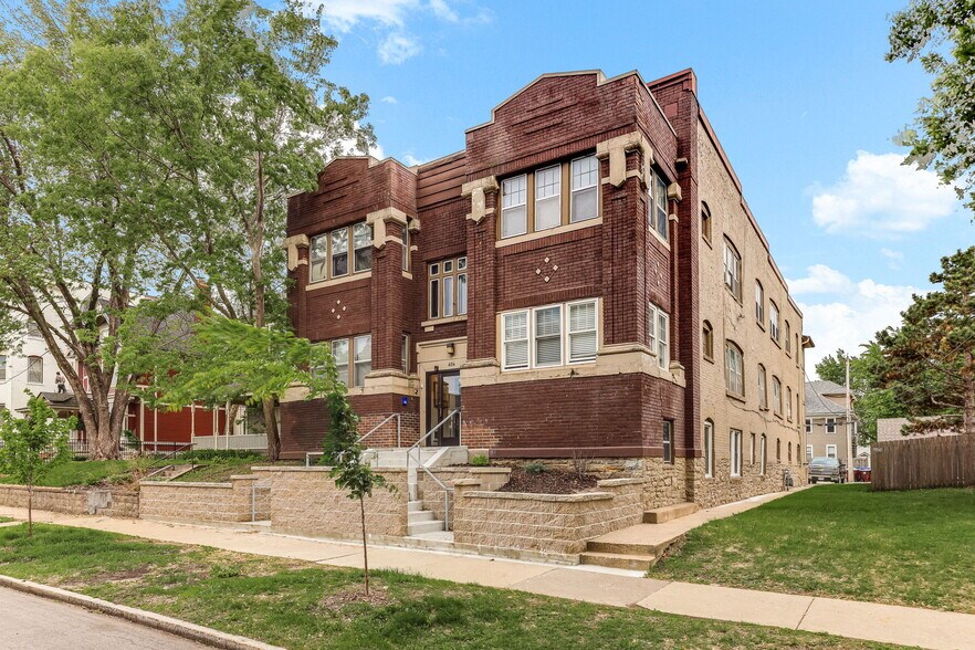 604 Holly Ave, Saint Paul, MN à vendre - Photo du bâtiment - Image 3 de 41