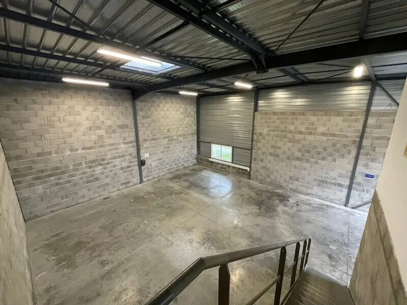 Office in Chassieu for lease Interior Photo- Image 1 of 4