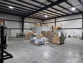 6024 Highview Dr, Fort Wayne, IN à louer Photo intérieure- Image 1 de 4