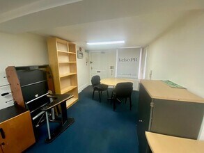 74 Bartholomew St, Newbury for lease Interior Photo- Image 2 of 5