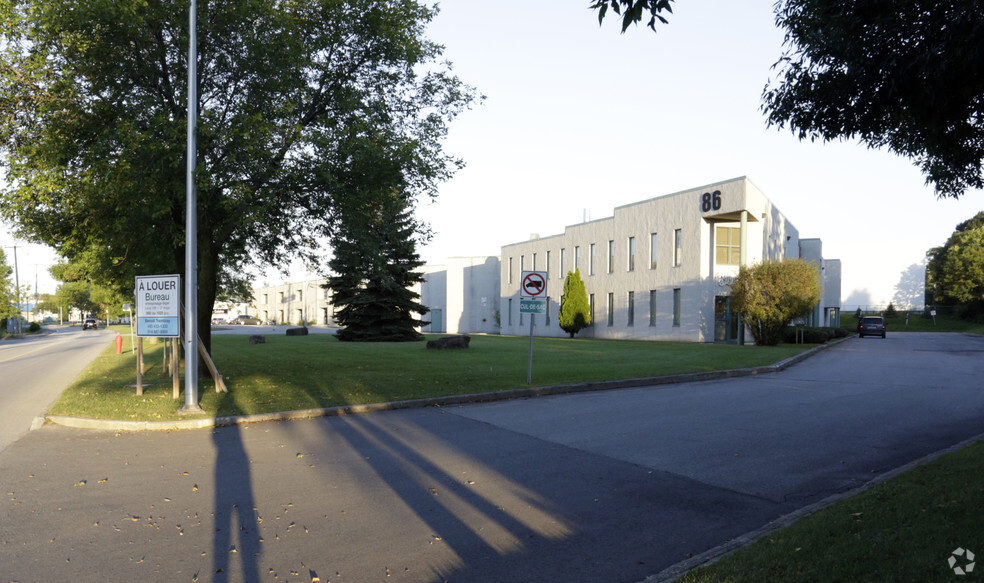 86 Boul des Entreprises, Boisbriand, QC à vendre - Photo du bâtiment - Image 1 de 5