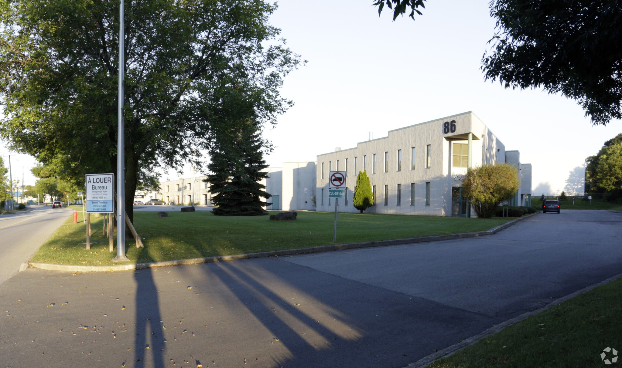 86 Boul des Entreprises, Boisbriand, QC à vendre Photo du bâtiment- Image 1 de 6