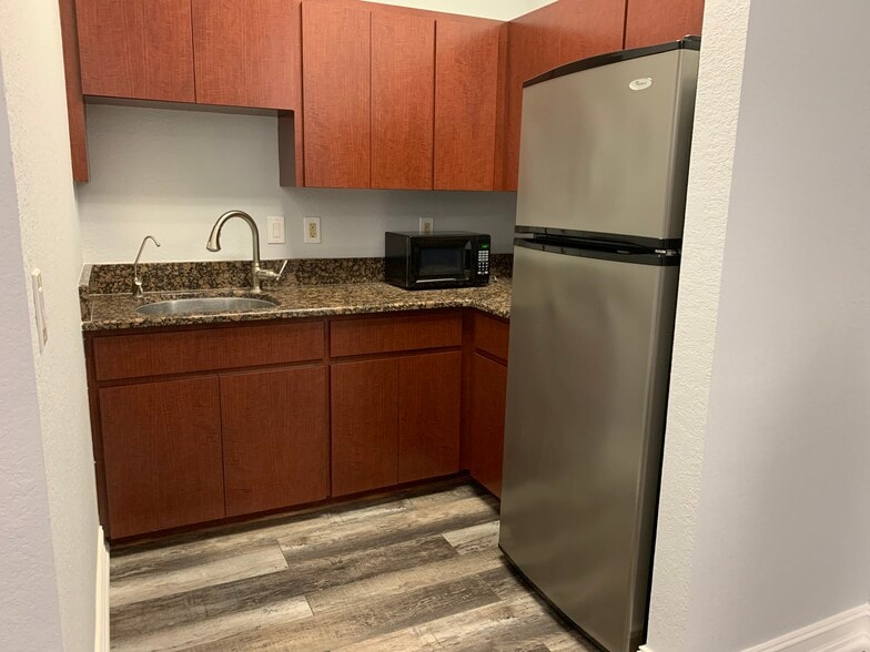 3937 Tampa Rd, Oldsmar, FL for lease - Building Photo - Image 3 of 50