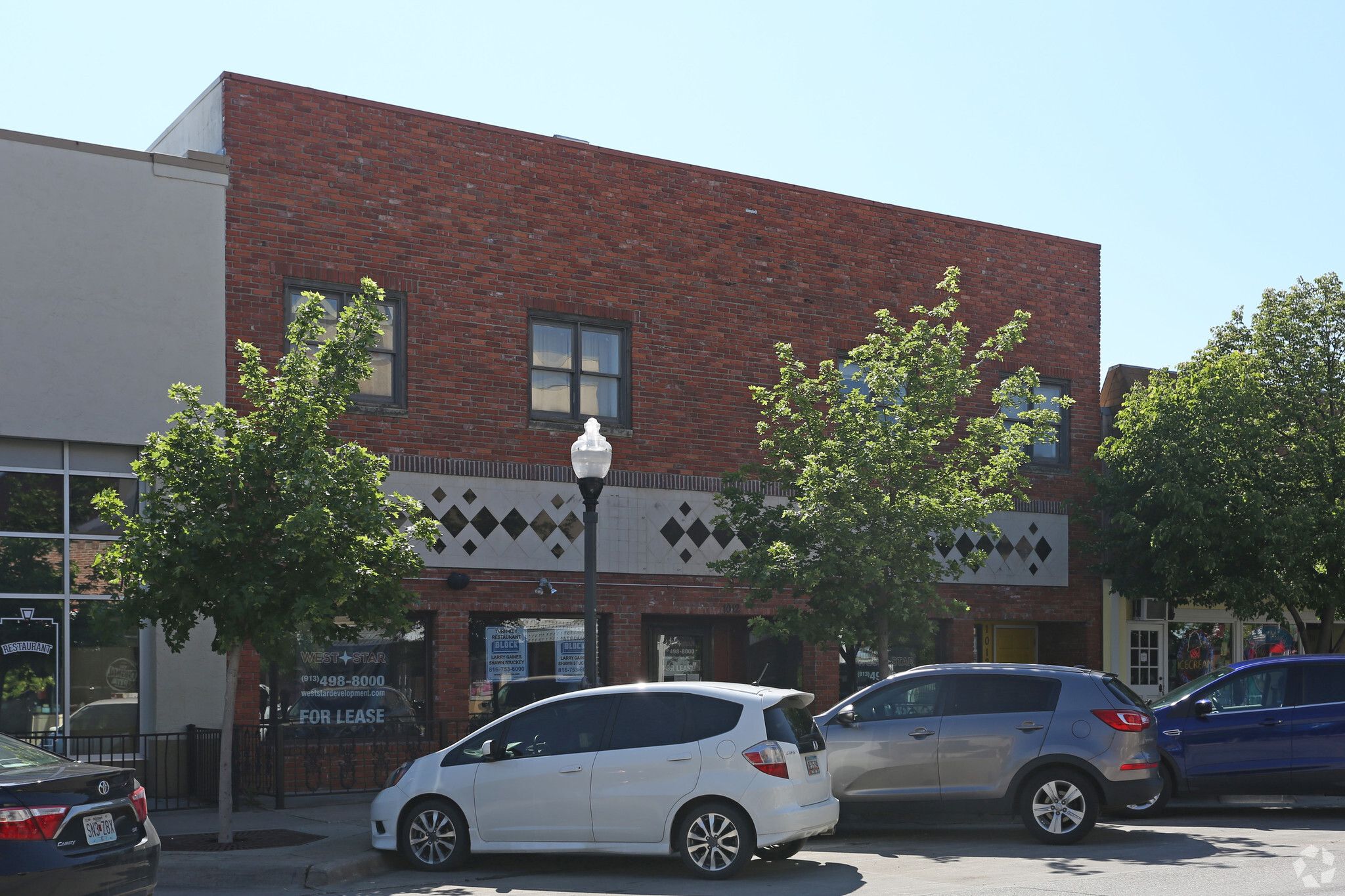 1012 Massachusetts St, Lawrence, KS for sale Primary Photo- Image 1 of 1