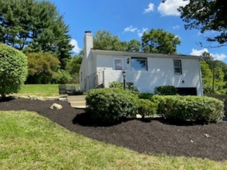 105 Maple Dr, Warrendale, PA for sale - Building Photo - Image 1 of 1