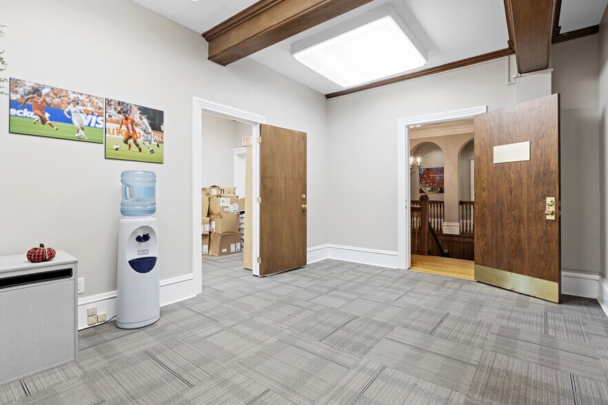 237 Metcalfe St, Ottawa, ON à vendre - Photo du bâtiment - Image 2 de 6