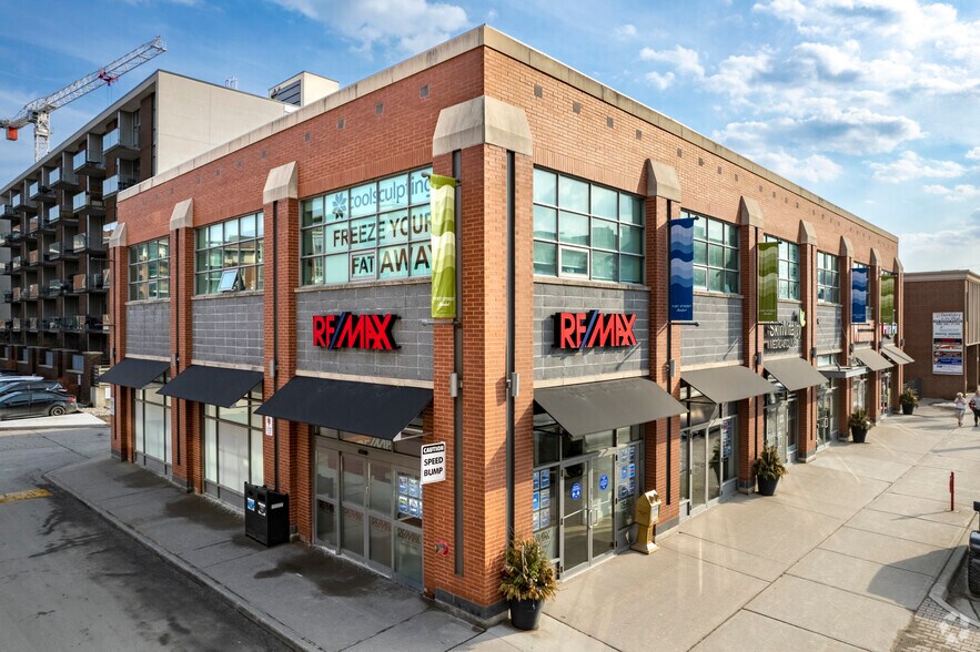 125 Lakeshore Rd E, Mississauga, ON à louer - Photo principale - Image 1 de 2