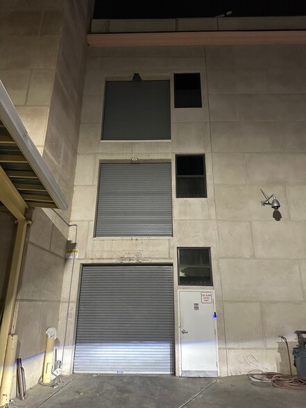 9020 Long Beach Blvd, South Gate, CA à louer - Photo du bâtiment - Image 3 de 7