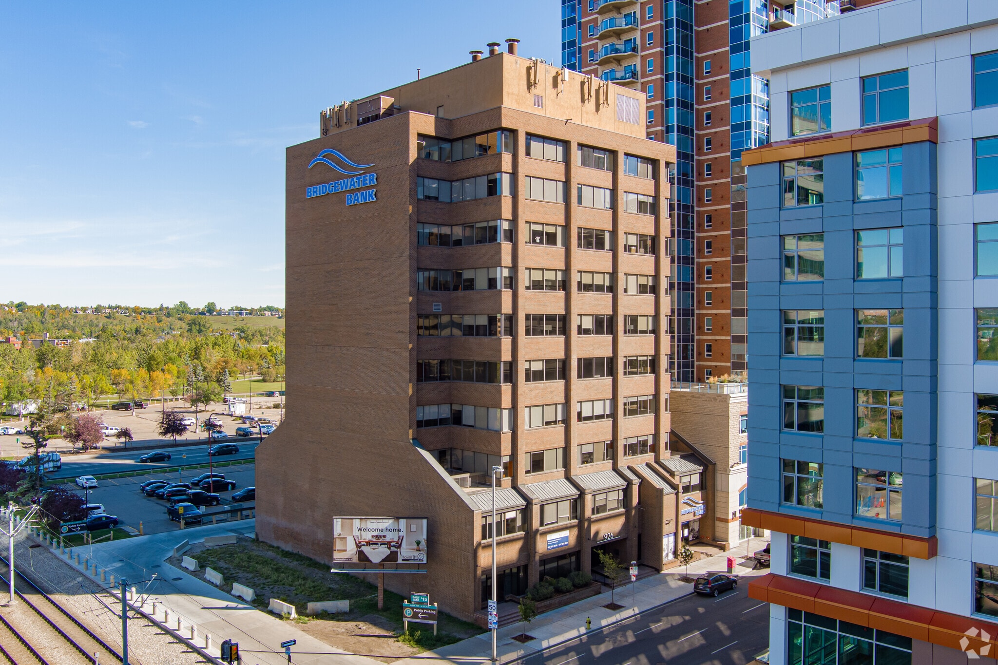 926 5th Ave SW, Calgary, AB à louer Photo du bâtiment- Image 1 de 24