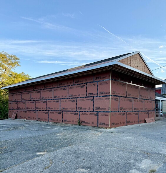 46 Elm St, Amesbury, MA à louer - Photo du bâtiment - Image 2 de 16