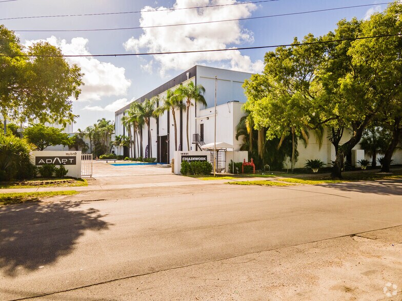 14901 NE 20th Ave, Miami, FL à louer - Photo principale - Image 1 de 6