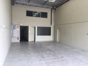 31-33 Chaplin Dr, Lane Cove West à louer Photo intérieure- Image 1 de 3