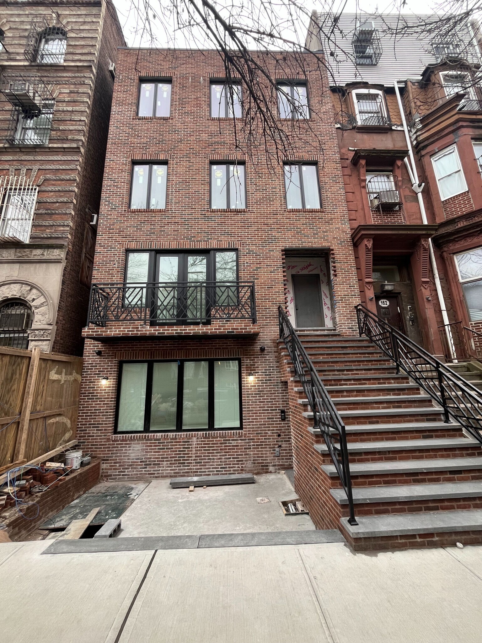 164 Ross St, Brooklyn, NY for lease Building Photo- Image 1 of 10
