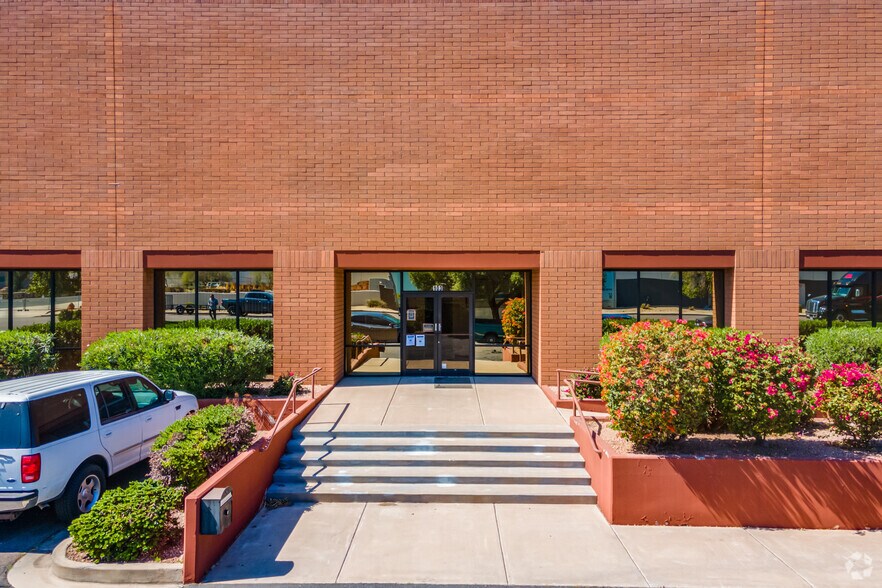 616 S 55th Ave, Phoenix, AZ à louer - Photo du bâtiment - Image 2 de 7