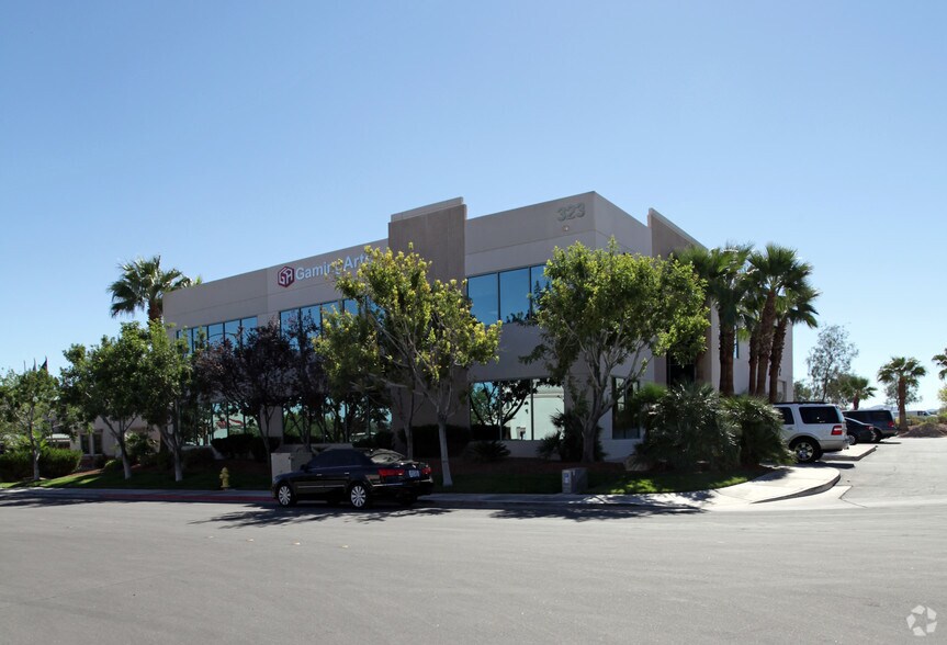 323 Orville Wright Ct, Las Vegas, NV à vendre - Photo du bâtiment - Image 2 de 6