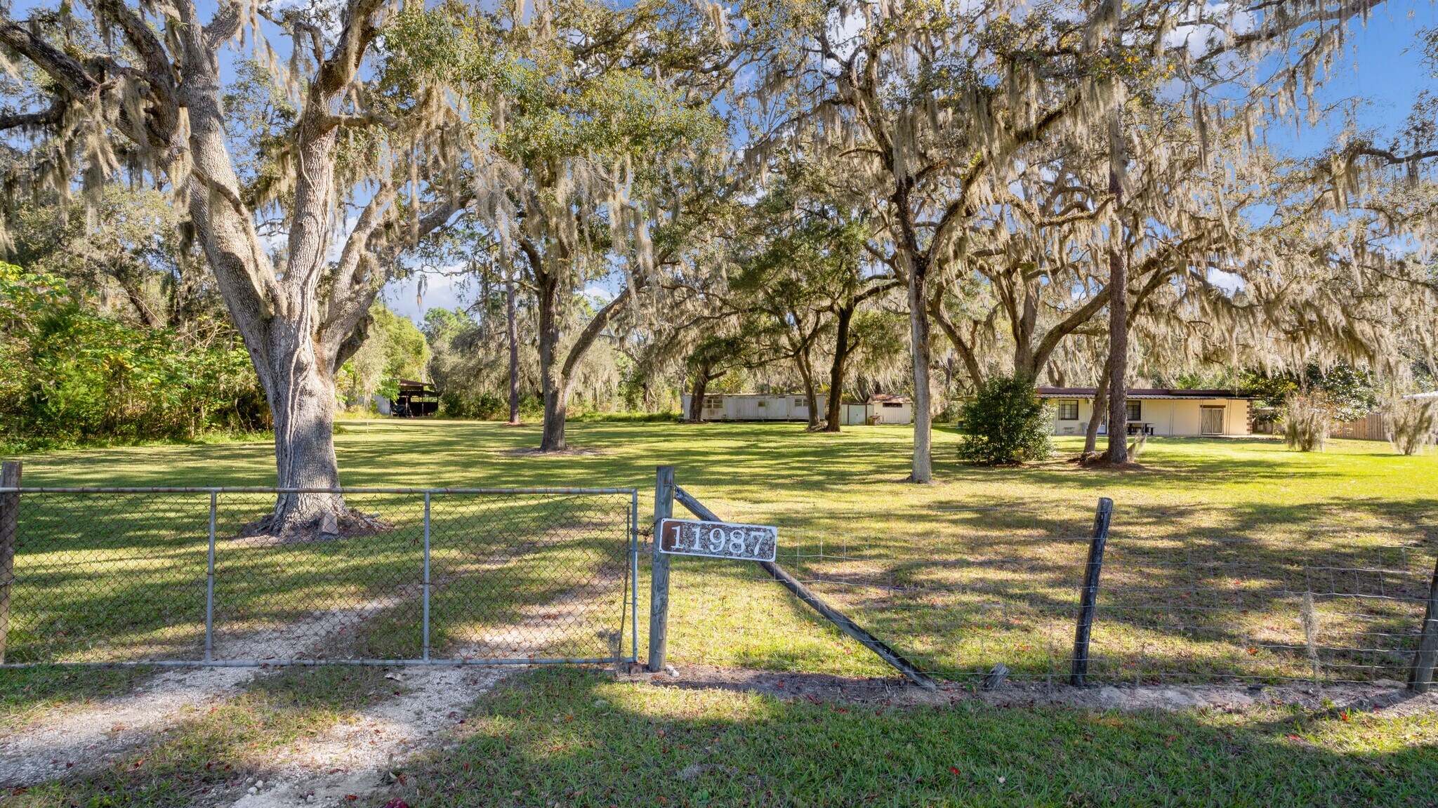 11987 US Highway 301, Belleview, FL for sale Primary Photo- Image 1 of 44