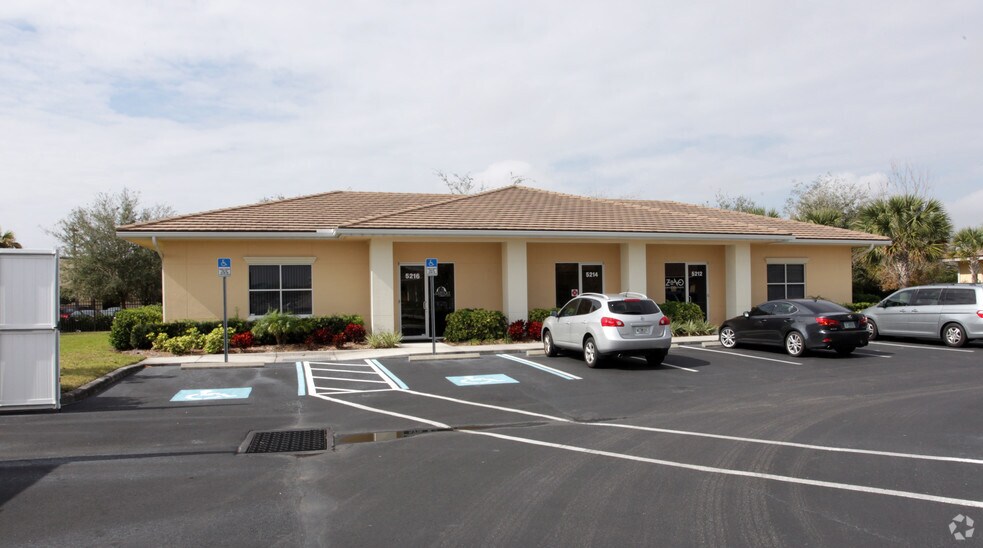5212-5216 Paylor Ln, Sarasota, FL à louer - Photo du bâtiment - Image 2 de 3