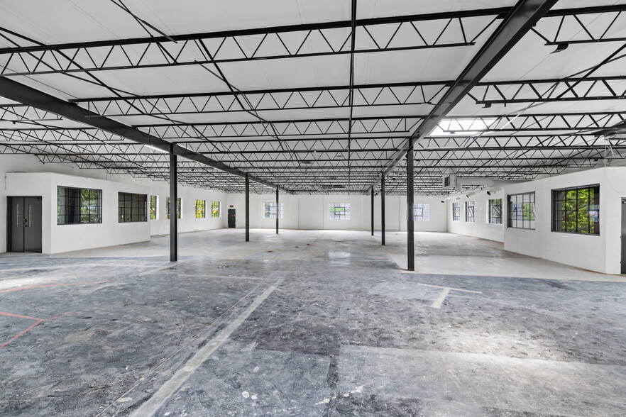 660 9th St NW, Atlanta, GA for lease - Interior Photo - Image 2 of 5