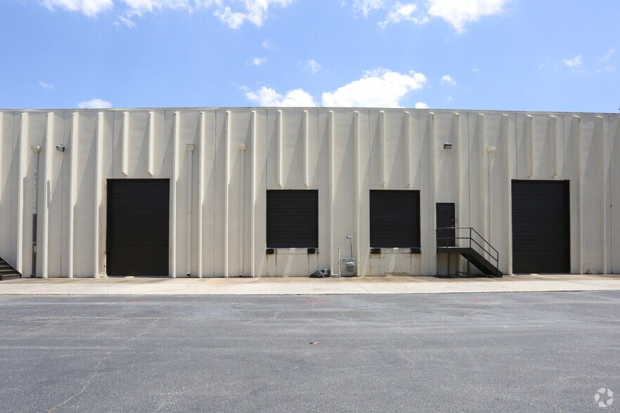 5360 Snapfinger Woods Dr, Decatur, GA à louer - Photo du bâtiment - Image 3 de 18