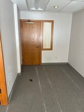 7981 168th Ave NE, Redmond, WA for lease Interior Photo- Image 2 of 3