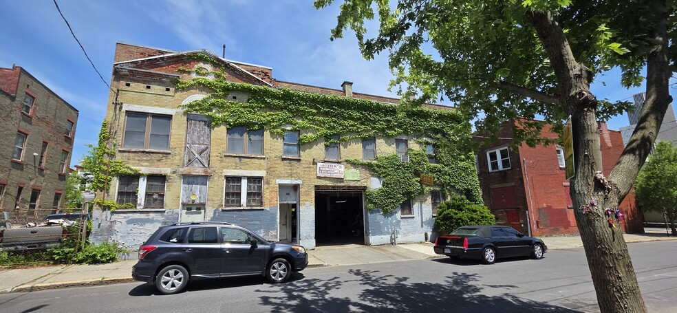 380 Madison Ave, Albany, NY à vendre - Photo du bâtiment - Image 1 de 11