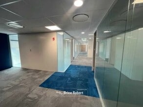 Flex in Saint-Priest for lease Interior Photo- Image 2 of 3