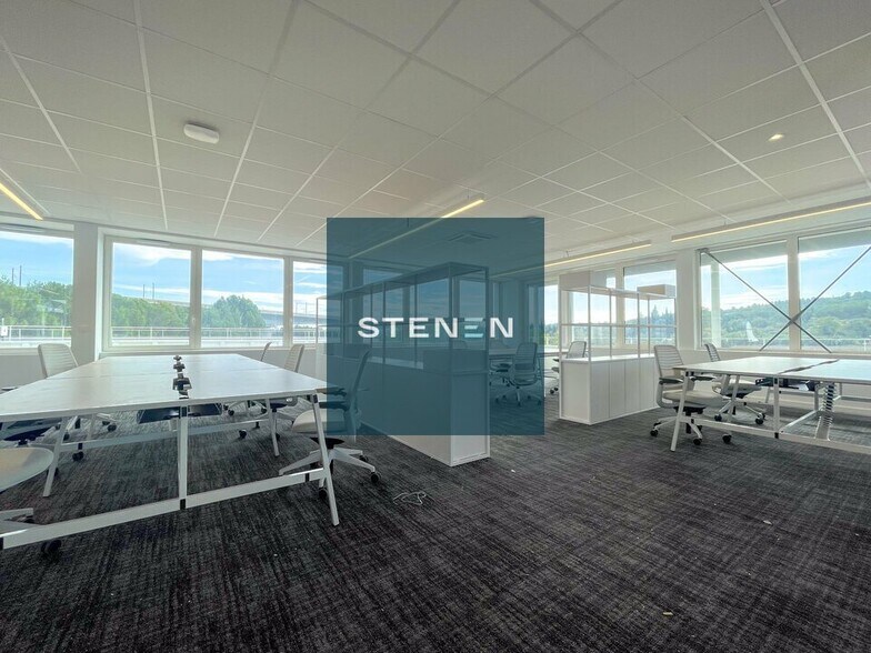Office in Aix-en-Provence for lease - Interior Photo - Image 2 of 22