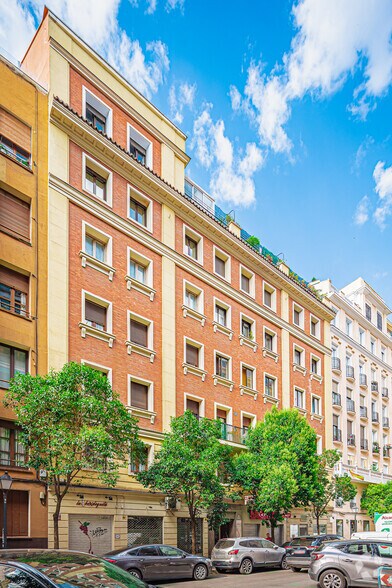 Commerce de détail dans Madrid, Madrid à louer - Photo principale - Image 2 de 2