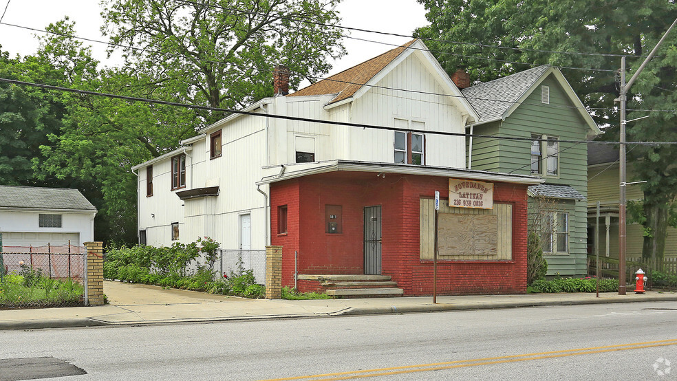 5817 Detroit Ave, Cleveland, OH à vendre - Photo principale - Image 1 de 1