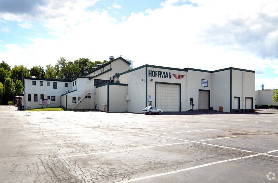 6181 Thompson Rd, Syracuse, NY à louer - Photo du bâtiment - Image 2 de 14