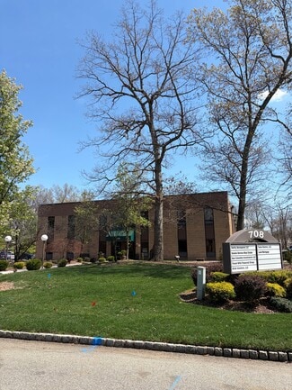 Plus de détails pour 708 Ginesi Dr, Morganville, NJ - Industriel à vendre