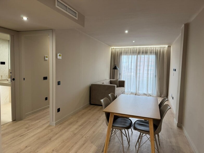 Multifamily in Santa Coloma de Gramenet, Barcelona for sale - Interior Photo - Image 2 of 50