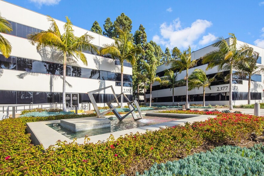 2355 Crenshaw Blvd, Torrance, CA à louer - Photo du bâtiment - Image 2 de 21