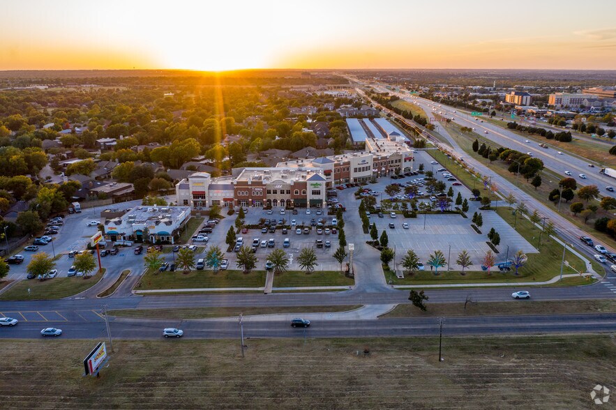 3000 W Memorial Rd, Oklahoma City, OK for lease - Building Photo - Image 2 of 8