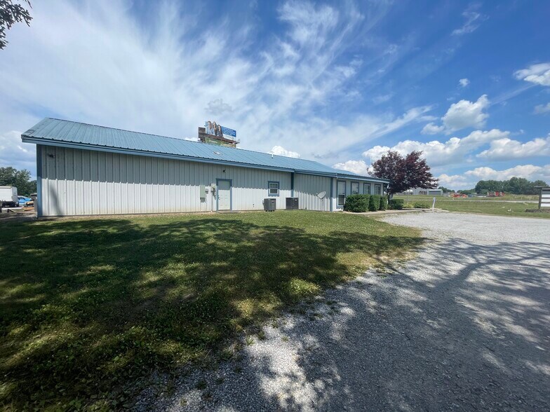 1808 Clark St, Carterville, IL à vendre - Photo du bâtiment - Image 3 de 15