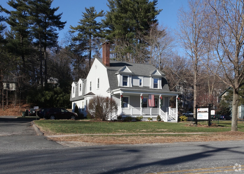 965 Hopmeadow St, Simsbury, CT à louer - Photo principale - Image 1 de 8