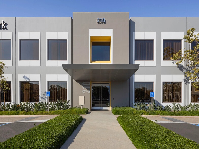200 Commerce Dr, Irvine, CA à louer - Photo principale - Image 2 de 41