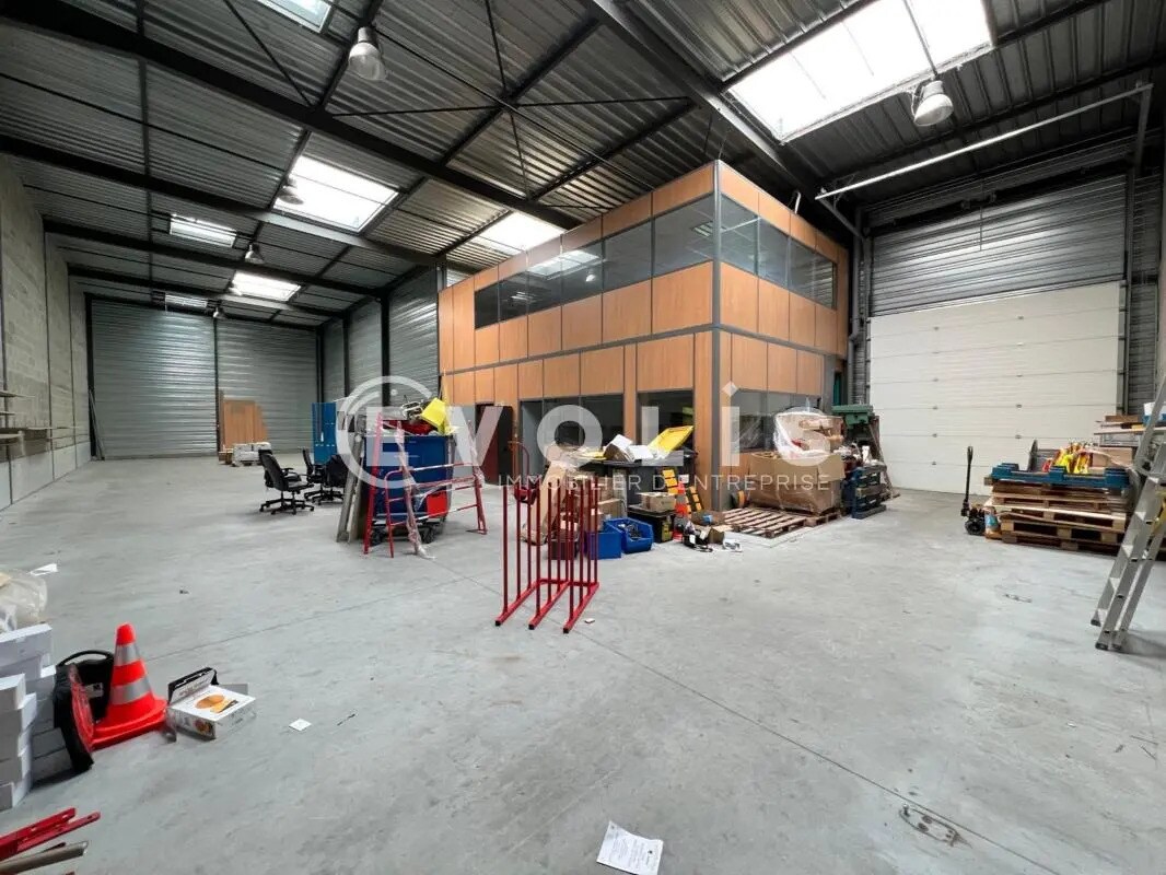 Flex in Chaponost for lease Interior Photo- Image 1 of 7