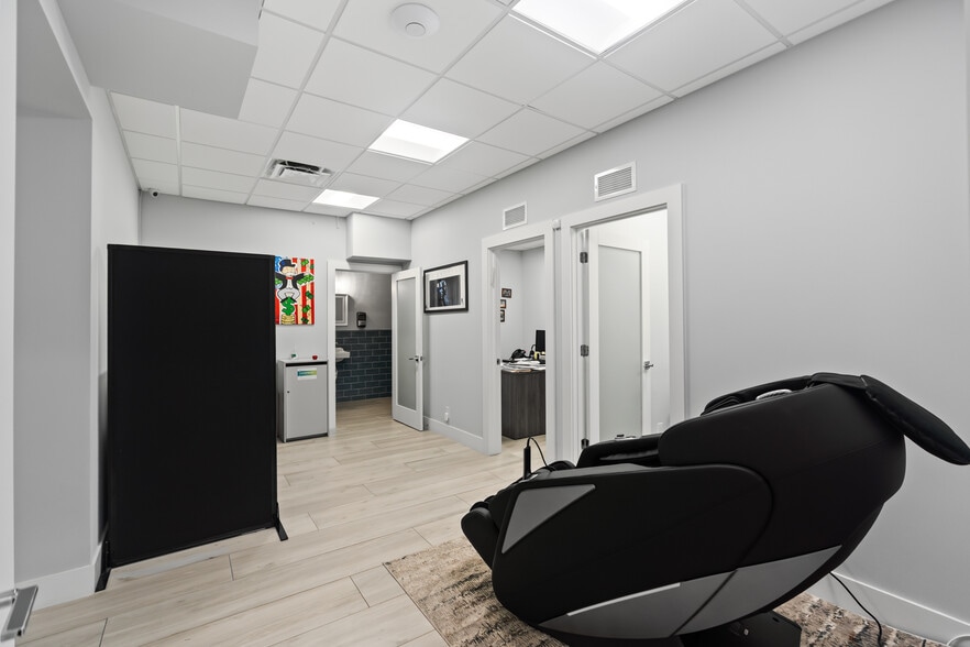 3655 N Dixie Hwy, Oakland Park, FL for lease - Building Photo - Image 3 of 14