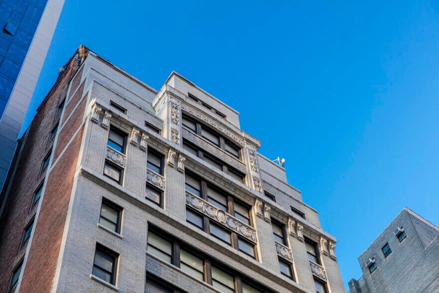 32 W 39th St, New York, NY à louer - Photo du bâtiment - Image 2 de 3