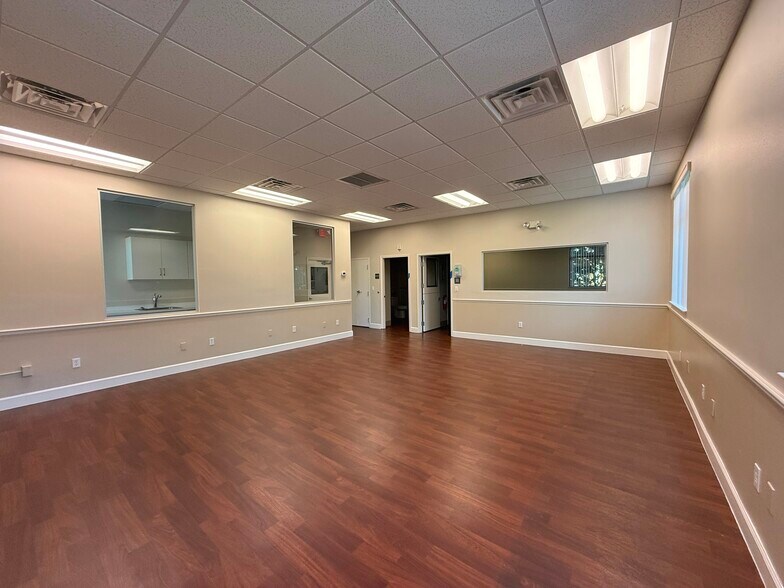 1200 W Granada Blvd, Ormond Beach, FL à louer - Photo intérieure - Image 3 de 13