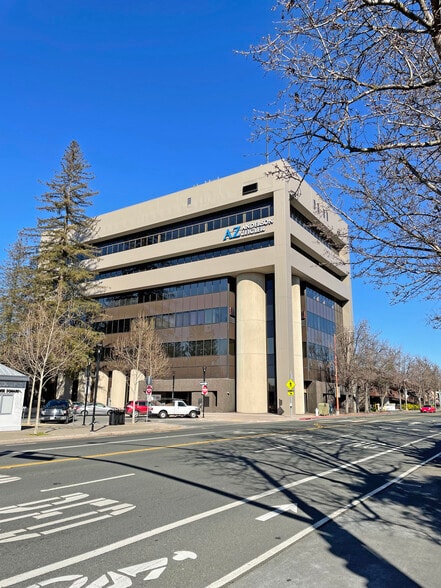 50 Old Courthouse Sq, Santa Rosa, CA for lease - Primary Photo - Image 1 of 3