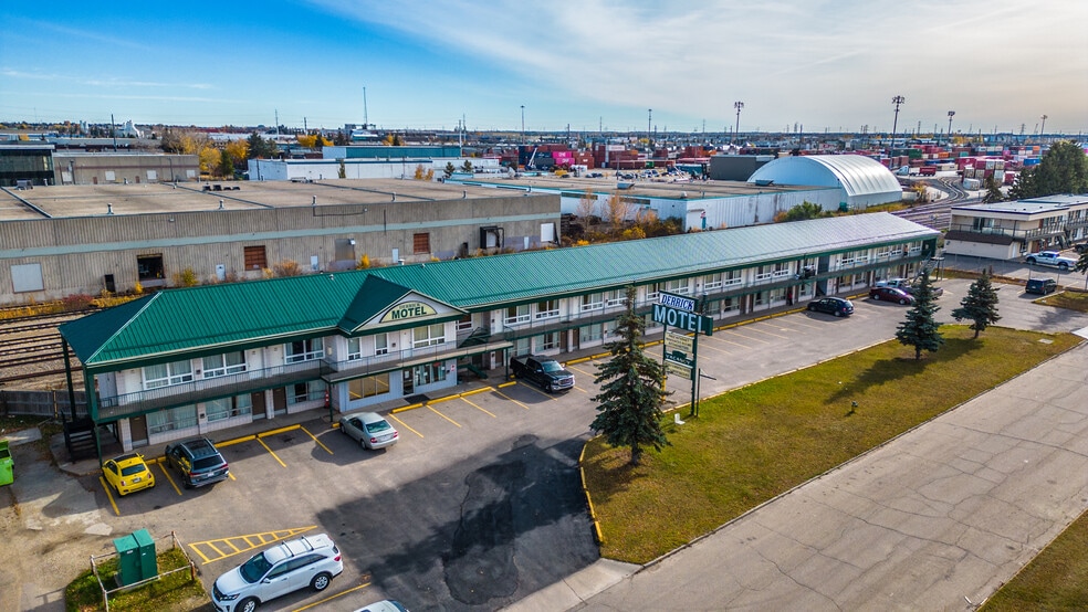 3925 Gateway Blvd NW, Edmonton, AB for sale - Building Photo - Image 1 of 7