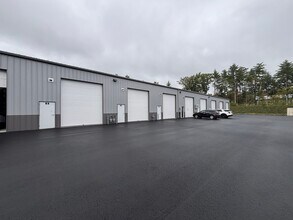 22 Dartmouth Dr, Auburn, NH for lease Building Photo- Image 1 of 4