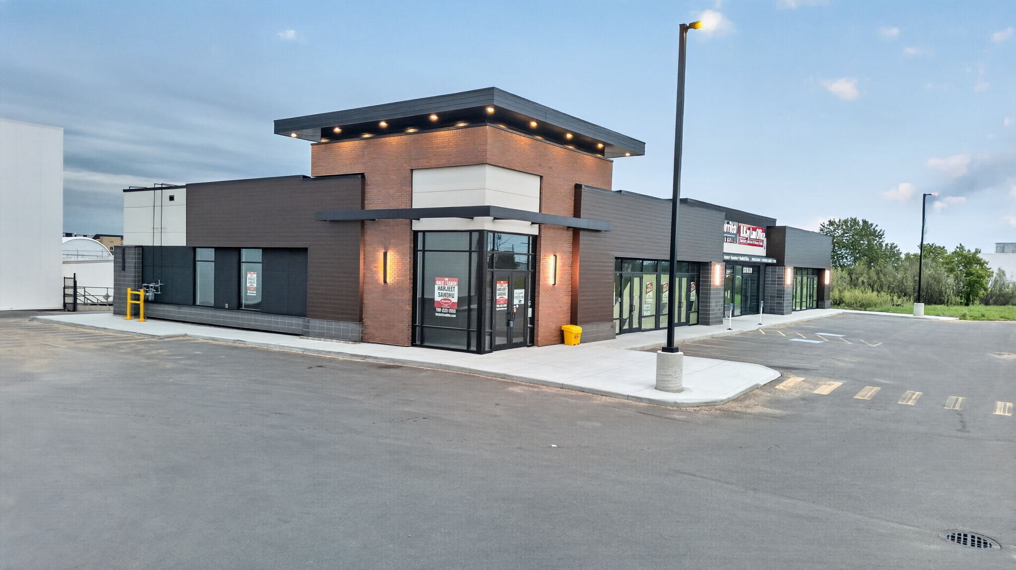 4905 Roper Rd NW, Edmonton, AB à louer Photo du bâtiment- Image 1 de 34