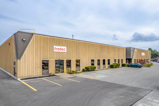 Plus de détails pour 1705 Argentia Rd, Mississauga, ON - Industriel à louer