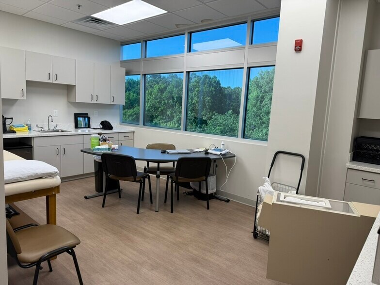 1650 Skylyn Dr, Spartanburg, SC à louer - Photo du bâtiment - Image 2 de 15
