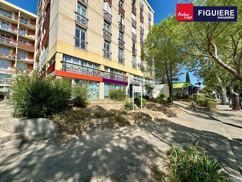 Office in Aix-en-Provence for lease - Building Photo - Image 1 of 8