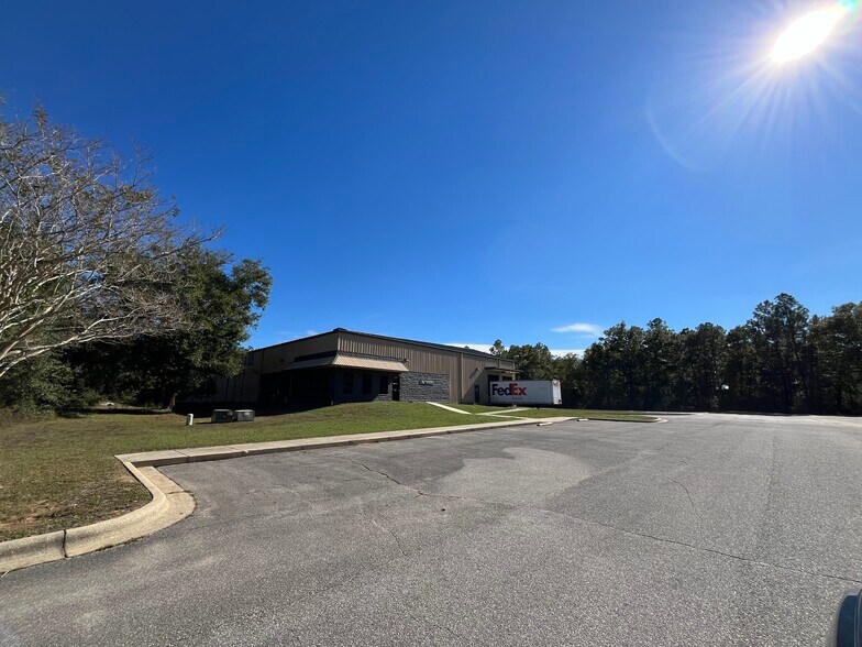 7999 Armstrong Rd, Milton, FL for sale - Building Photo - Image 3 of 11