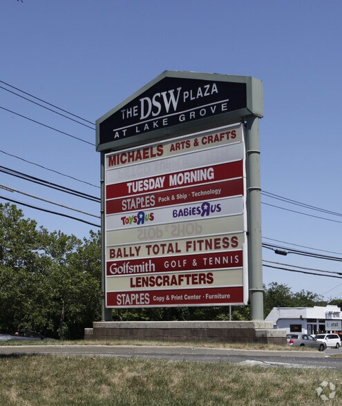 3956-4099 Middle Country Rd, Lake Grove, NY à louer - Photo du bâtiment - Image 2 de 7